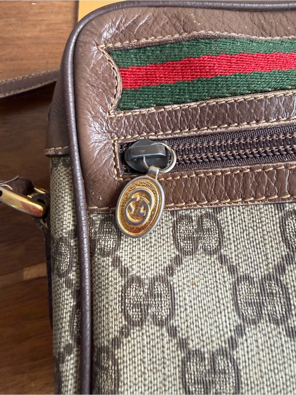 Vintage GUCCI 1980’s Accessory Collection GG Supreme Web Camera Bag. - Picture 14 of 16